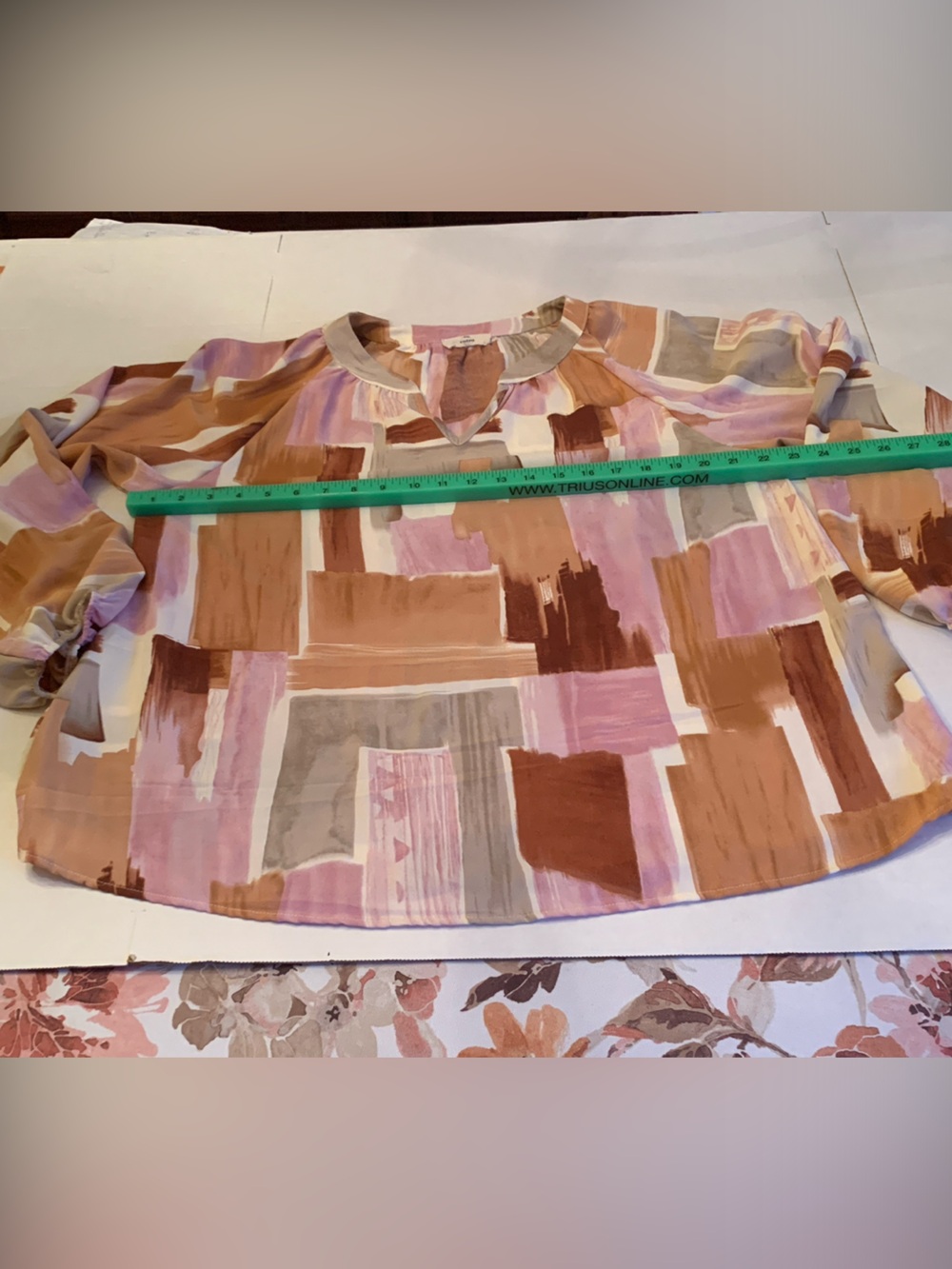 entro Abstract Brushstroke Blouse in Pink, Brown and Cream Size Large